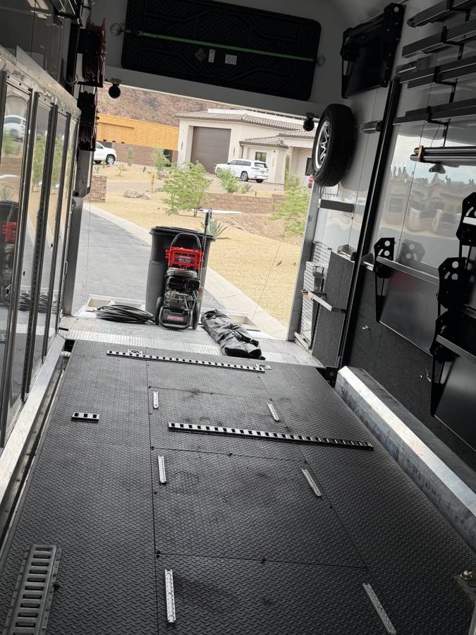 2024 INTECH 28 STACKER IN MINT CONDITION, photo 7