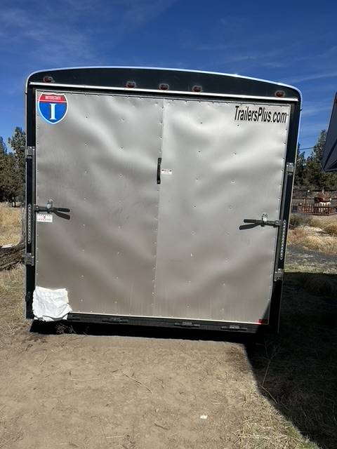 2021 20' X 8.5' INTERSTATE ENCLOSED CARGO TRAILER, photo 2