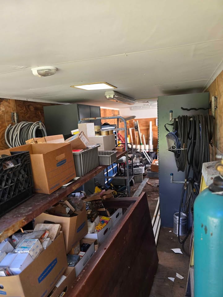 2009 Pace American 24 ft enclosed trailer with contents, photo 8