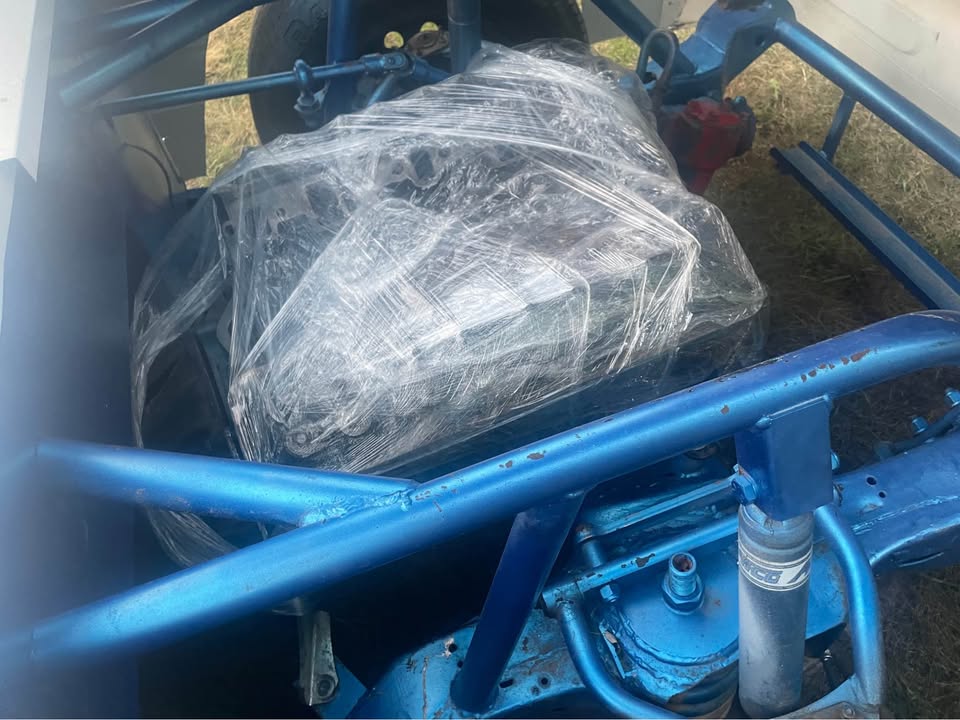 Pro stock dirt car with two 355 engines, photo 3