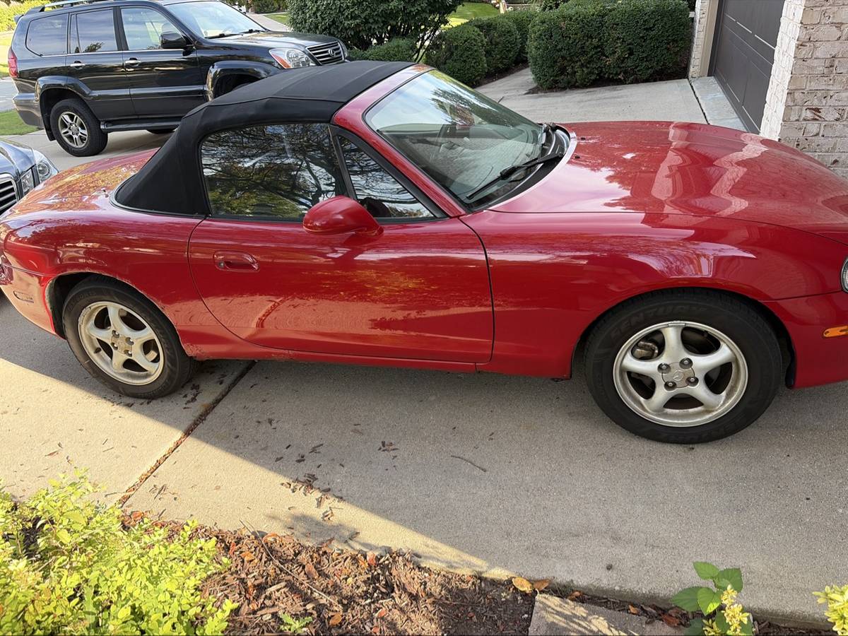 2003 Mazda Miata MX-5 Convertible — Manual, Clean Title, photo 3