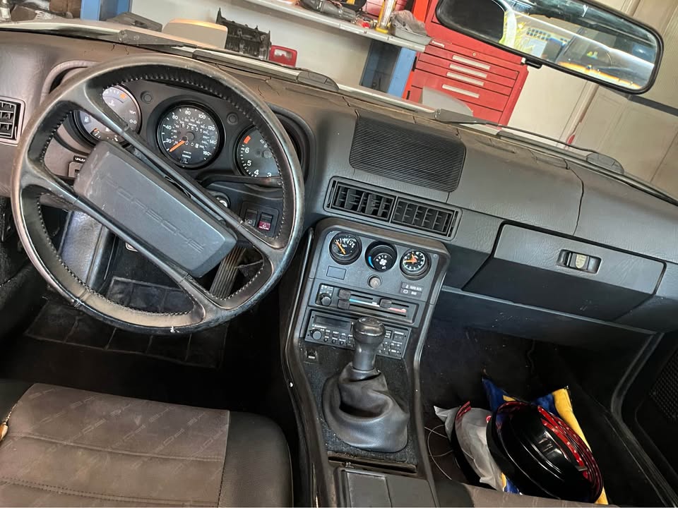 1987 Porsche 924S, runs great, heads and valves redone 2022, photo 12