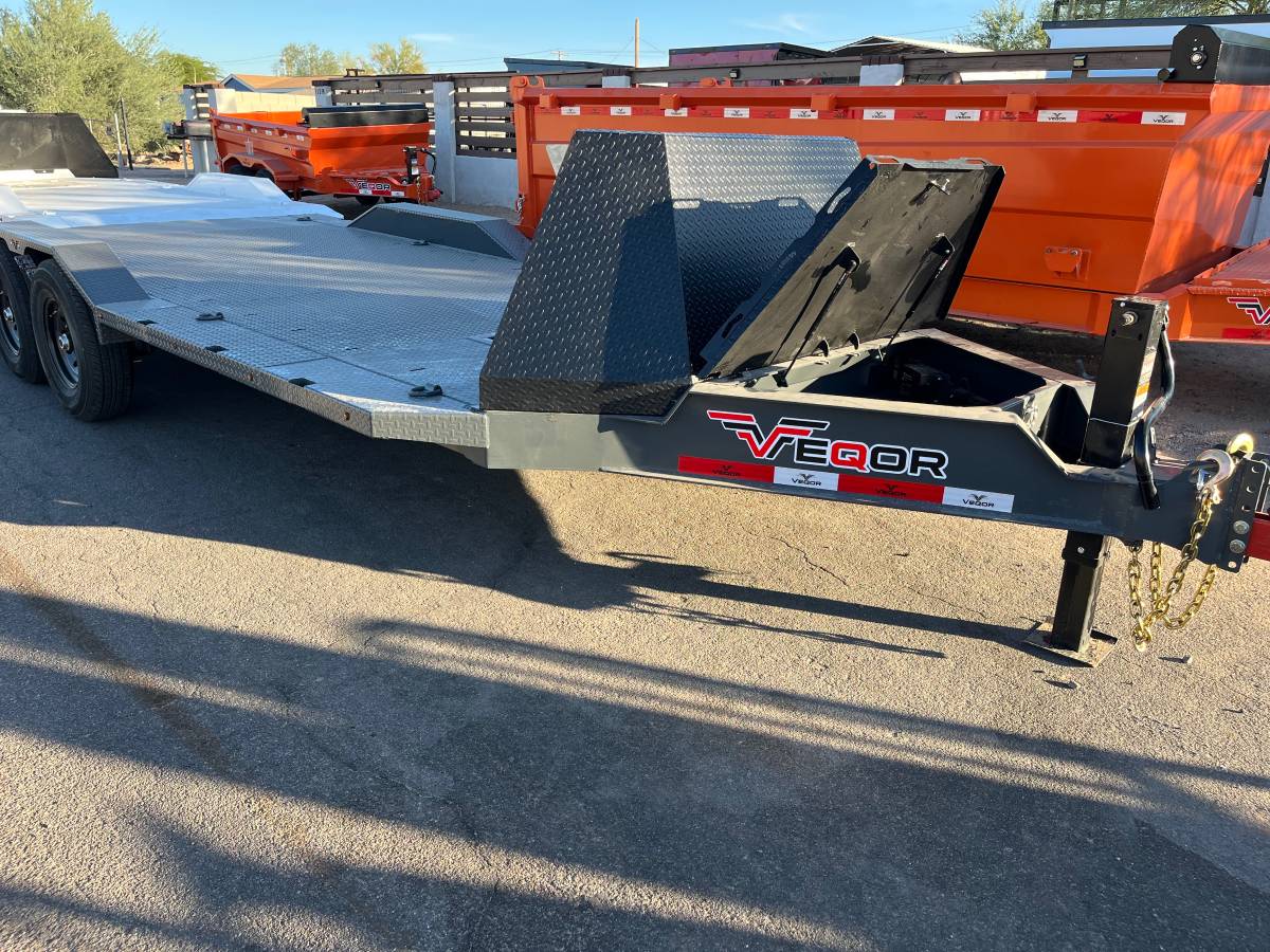 2026 car hauler trailer drive over fender 102”x18’, photo 3