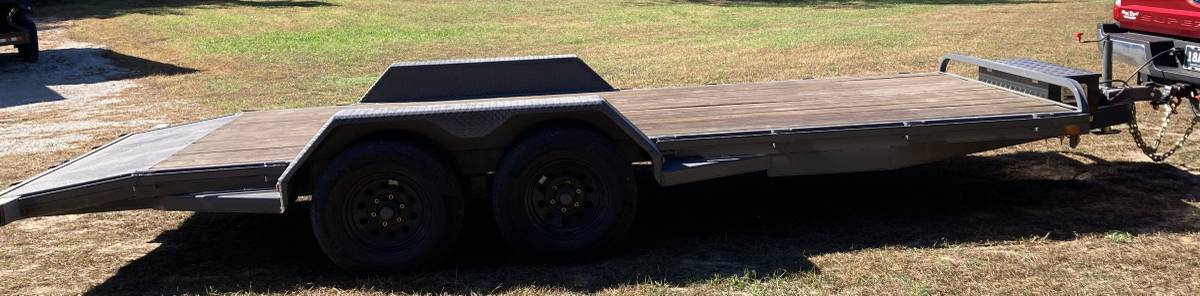 2022 Golden Car Hauler in Like New Condition -10k GVWR, photo 4