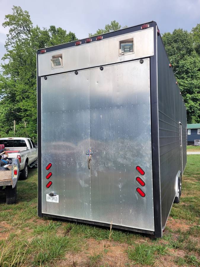 1993 Hanson 40ft enclosed car trailer, photo 2