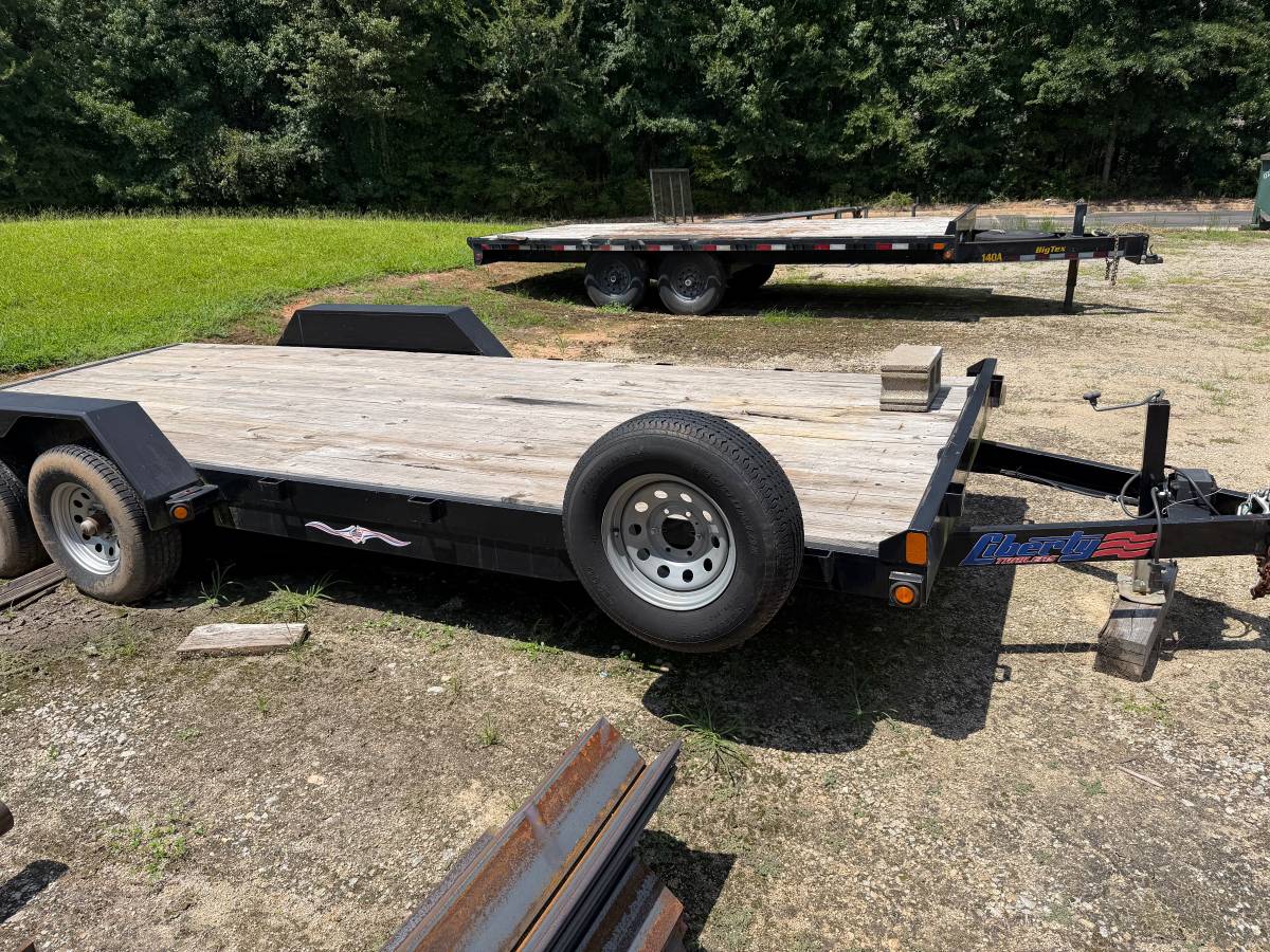 2022 Liberty Industries Car Hauler Trailer, photo 2