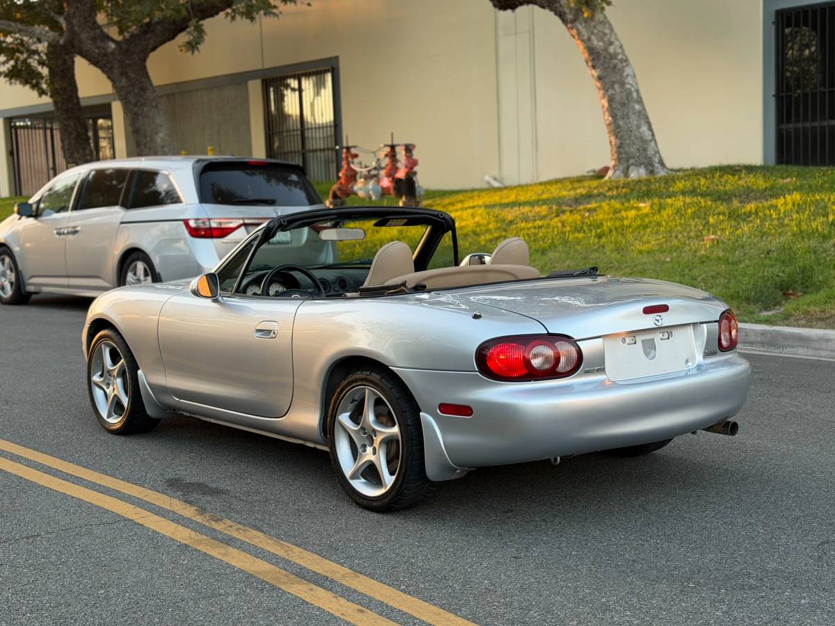 2002 Mazda MX-5 Miata, photo 3