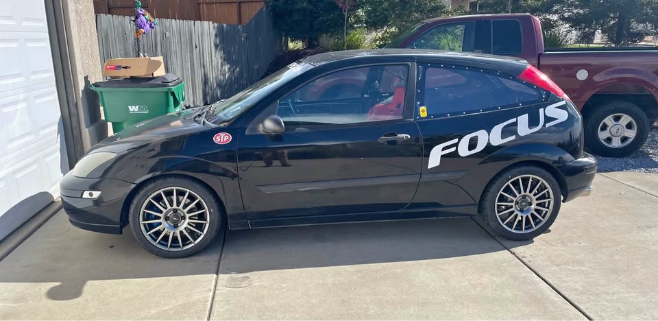 2004 Ford Focus ZX3 track car, 2.3 Duratec