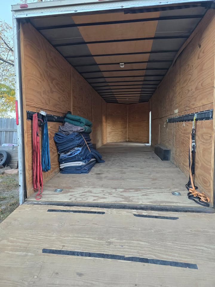2018 dccs 34 ft enclosed trailer, photo 4
