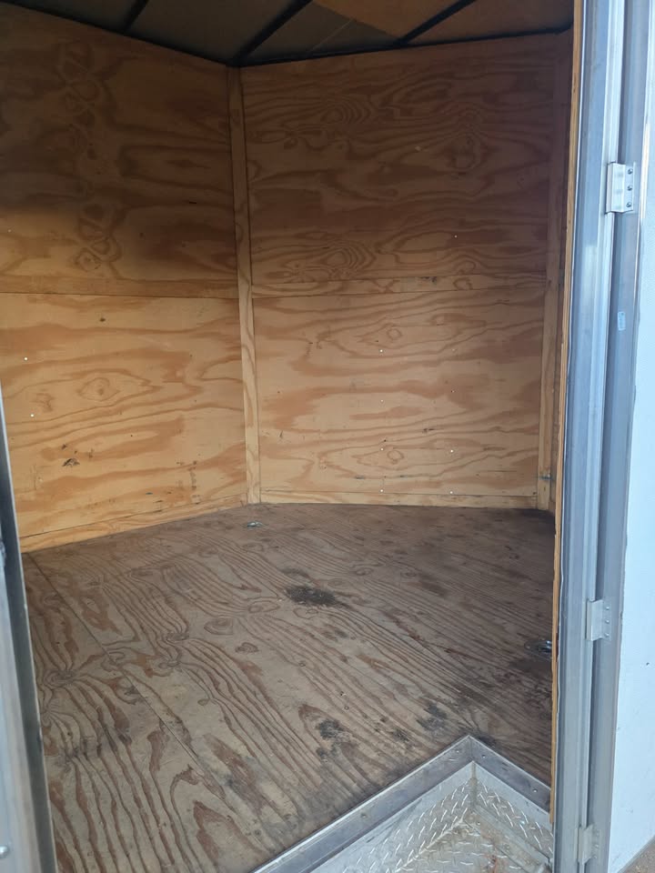 2018 dccs 34 ft enclosed trailer, photo 6