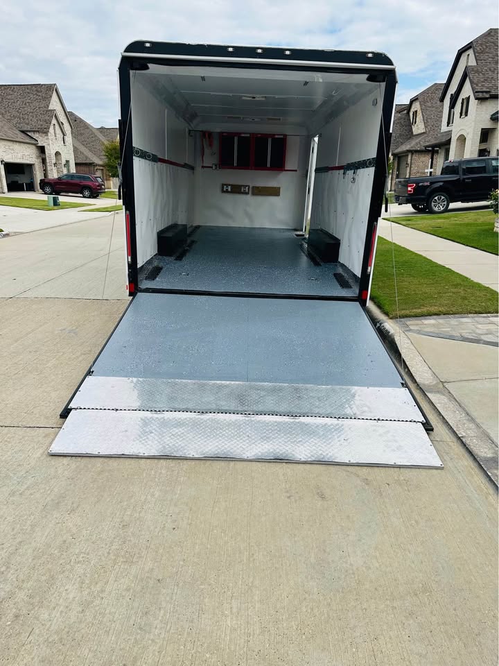2021 Cargo Craft 20 ft enclosed car hauler trailer, photo 5