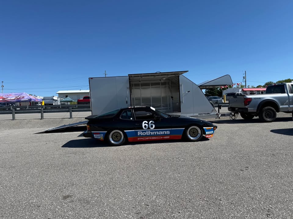 1986 Porsche 944 Rothmans Challenge race car, photo 2