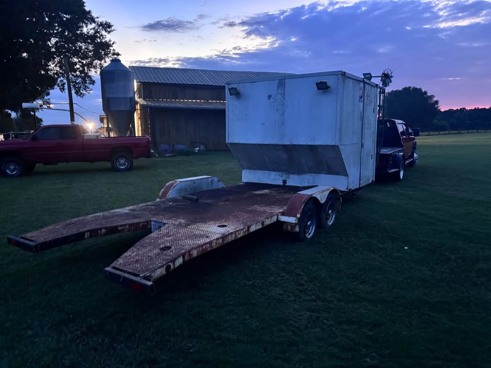 Race car trailer, photo 3