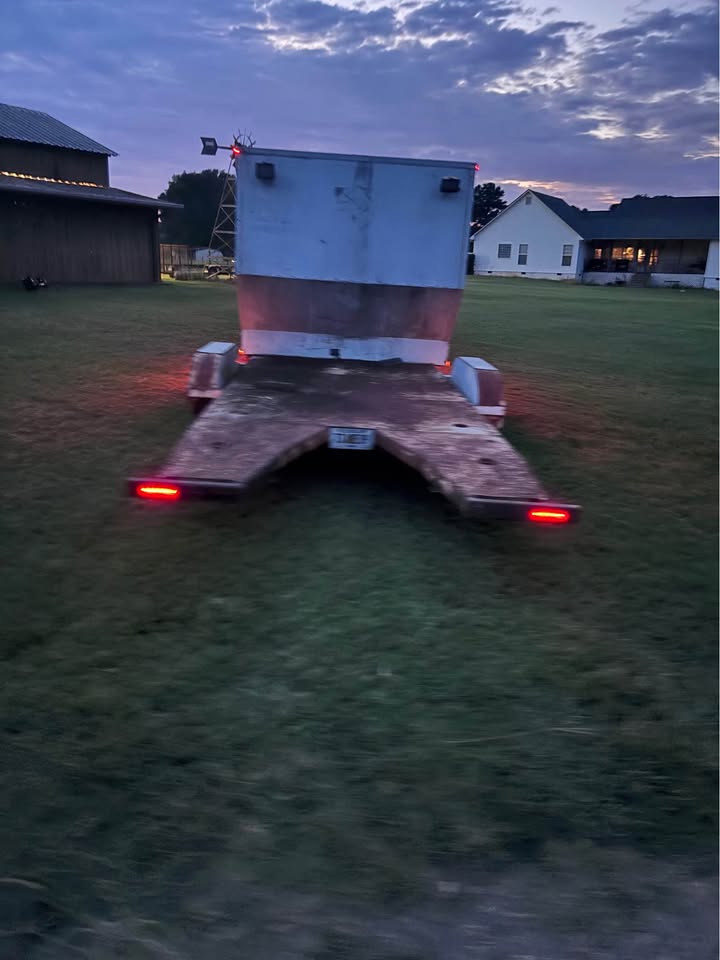 Race car trailer, photo 9