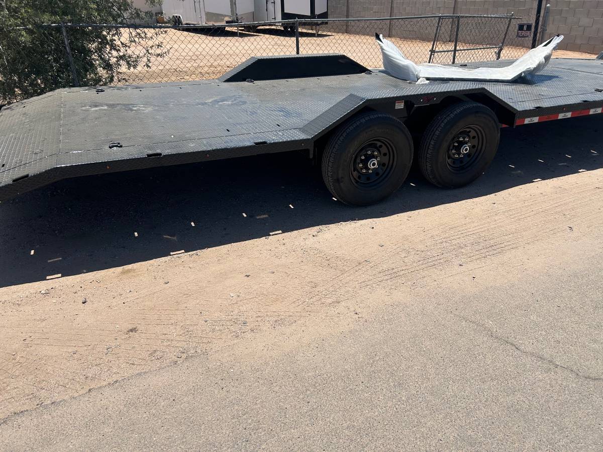 102 x 20 Flatbed Trailer - Car hauler HD, photo 2