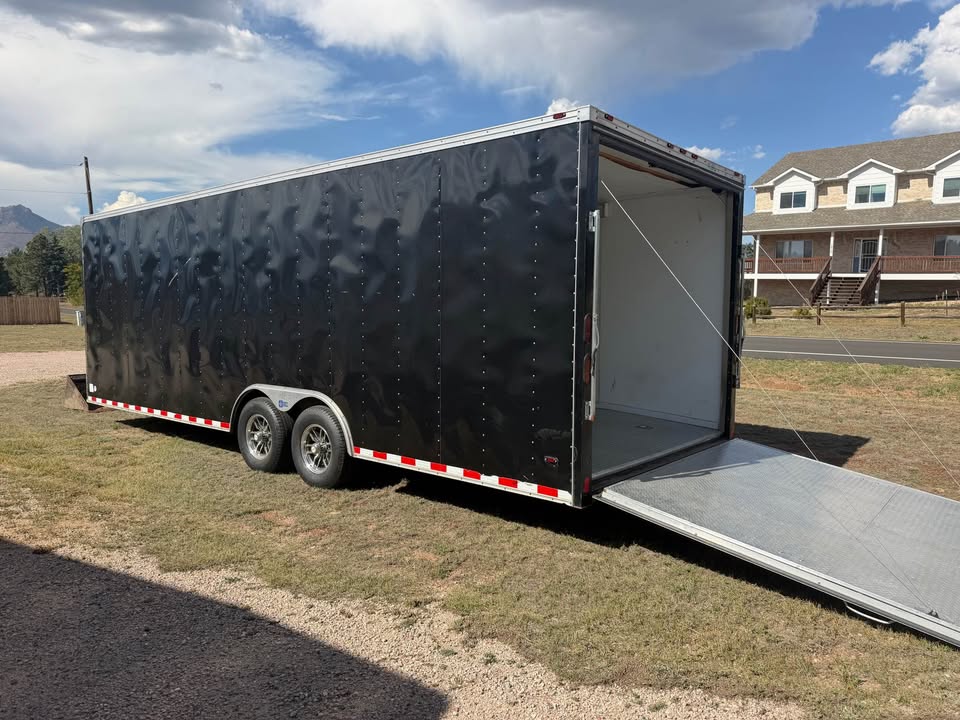 2010 pace 24’ (floor space) enclosed car hauler, photo 7