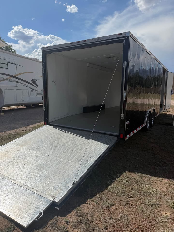 2010 pace 24’ (floor space) enclosed car hauler, photo 8